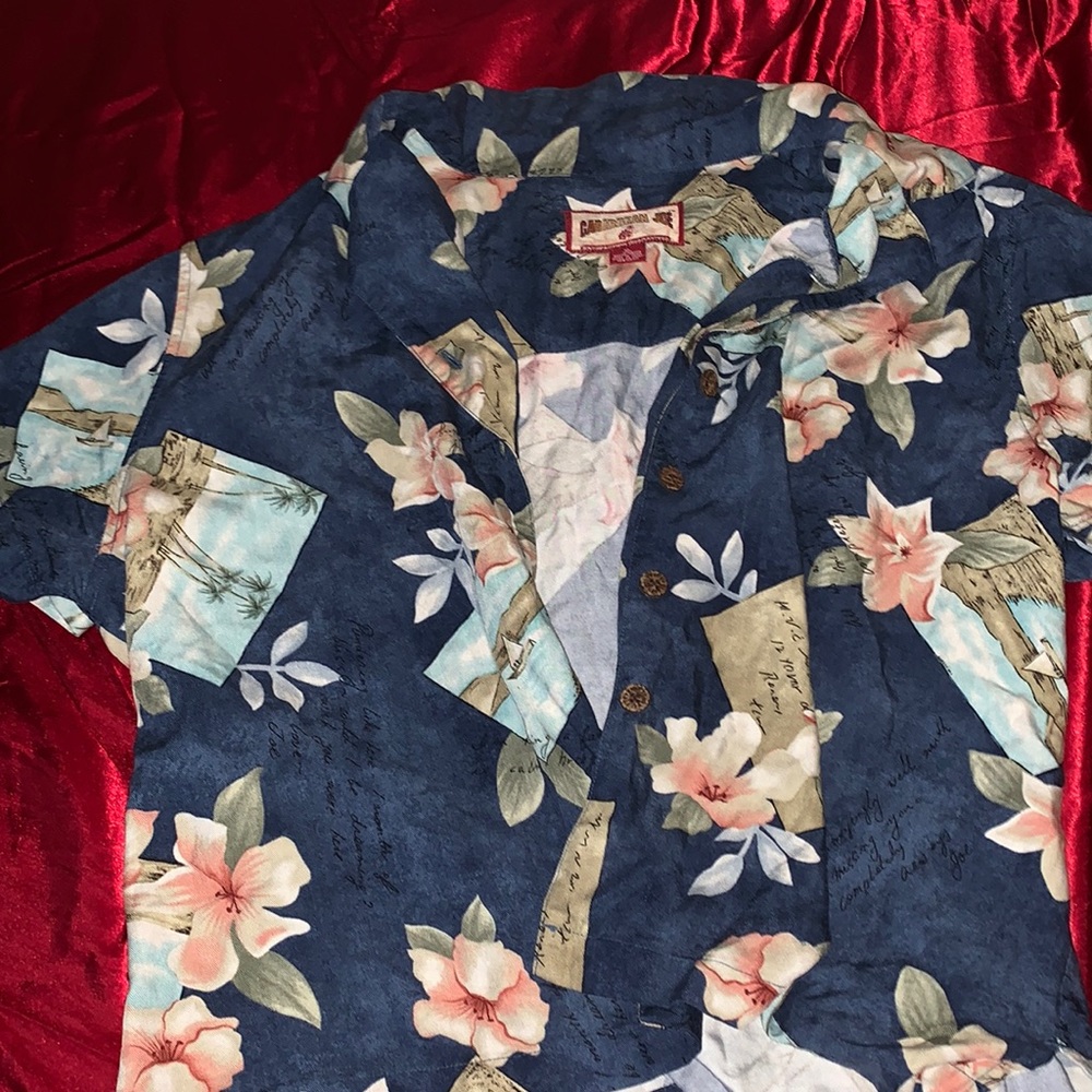 VINTAGE FLORAL BUTTON UP